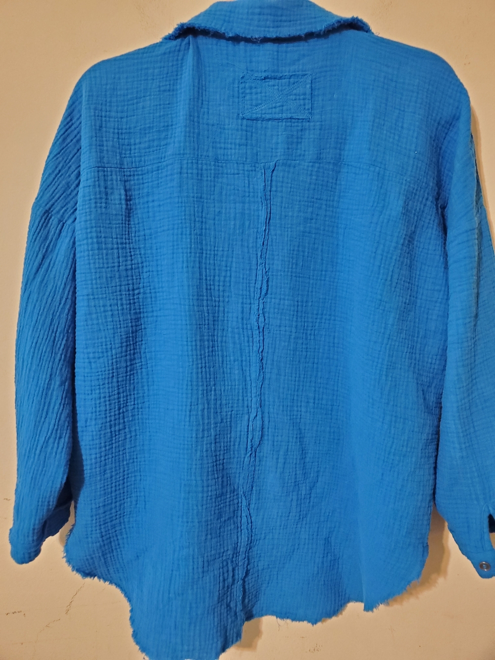 Textured Raw Edge Blue Button-Front Gauze Shirt Oversized Beach Cover Up - Picture 6 of 7